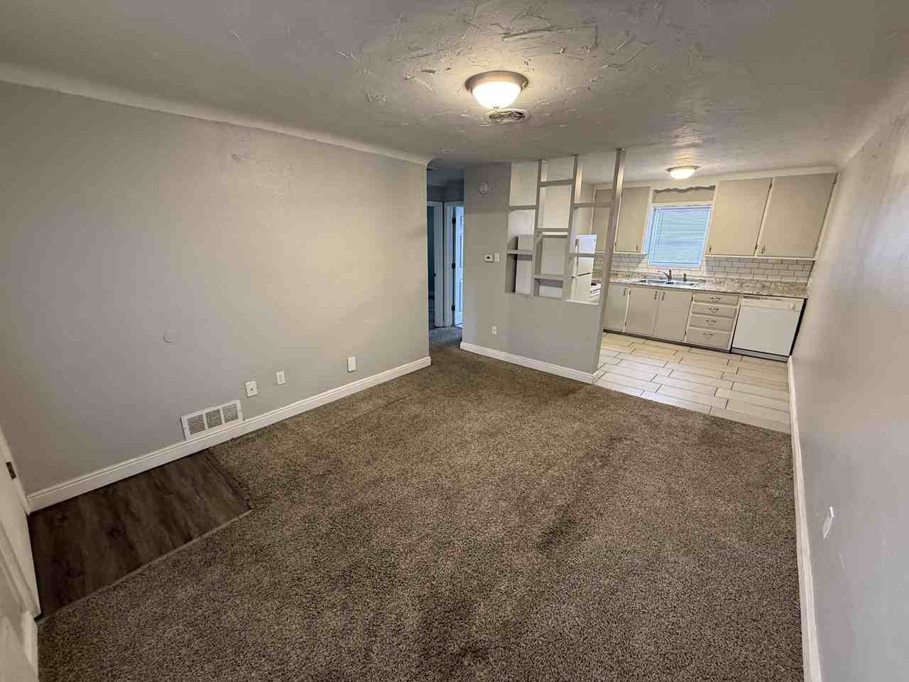 1105 7th Street - Photo 2 of 8