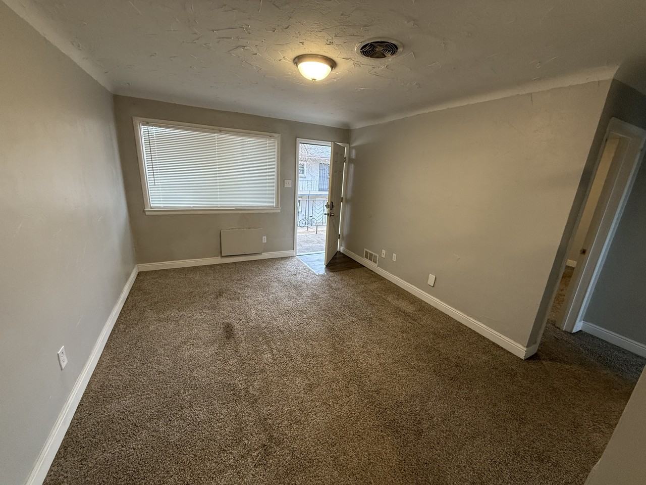 1105 7th Street - Photo 4 of 8