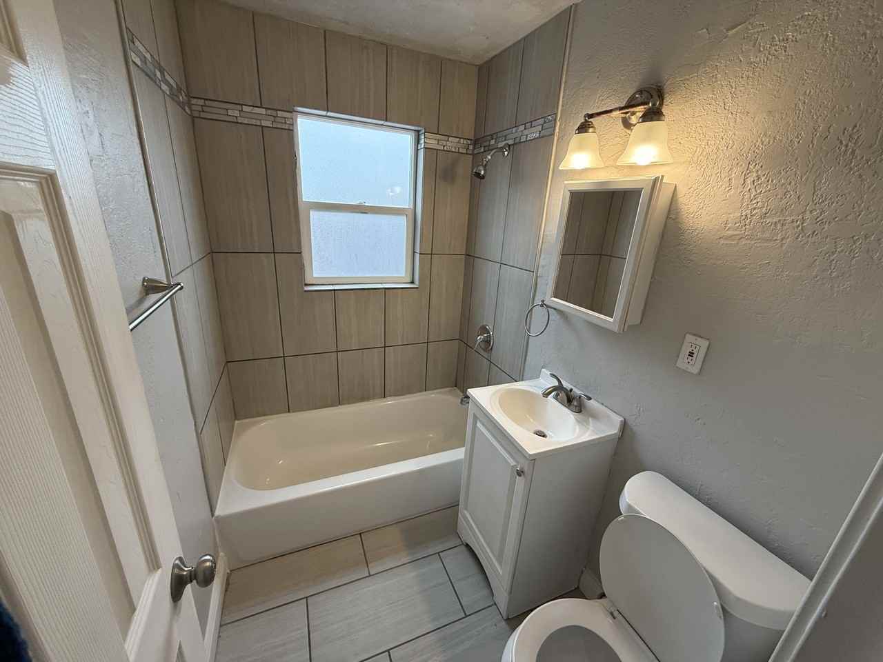 1105 7th Street - Photo 5 of 8