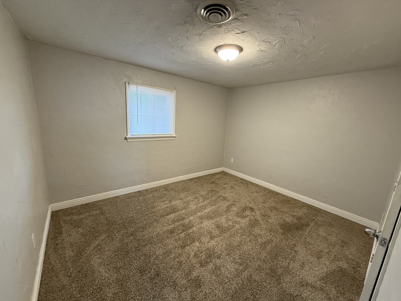 1105 7th Street - Photo 6 of 8