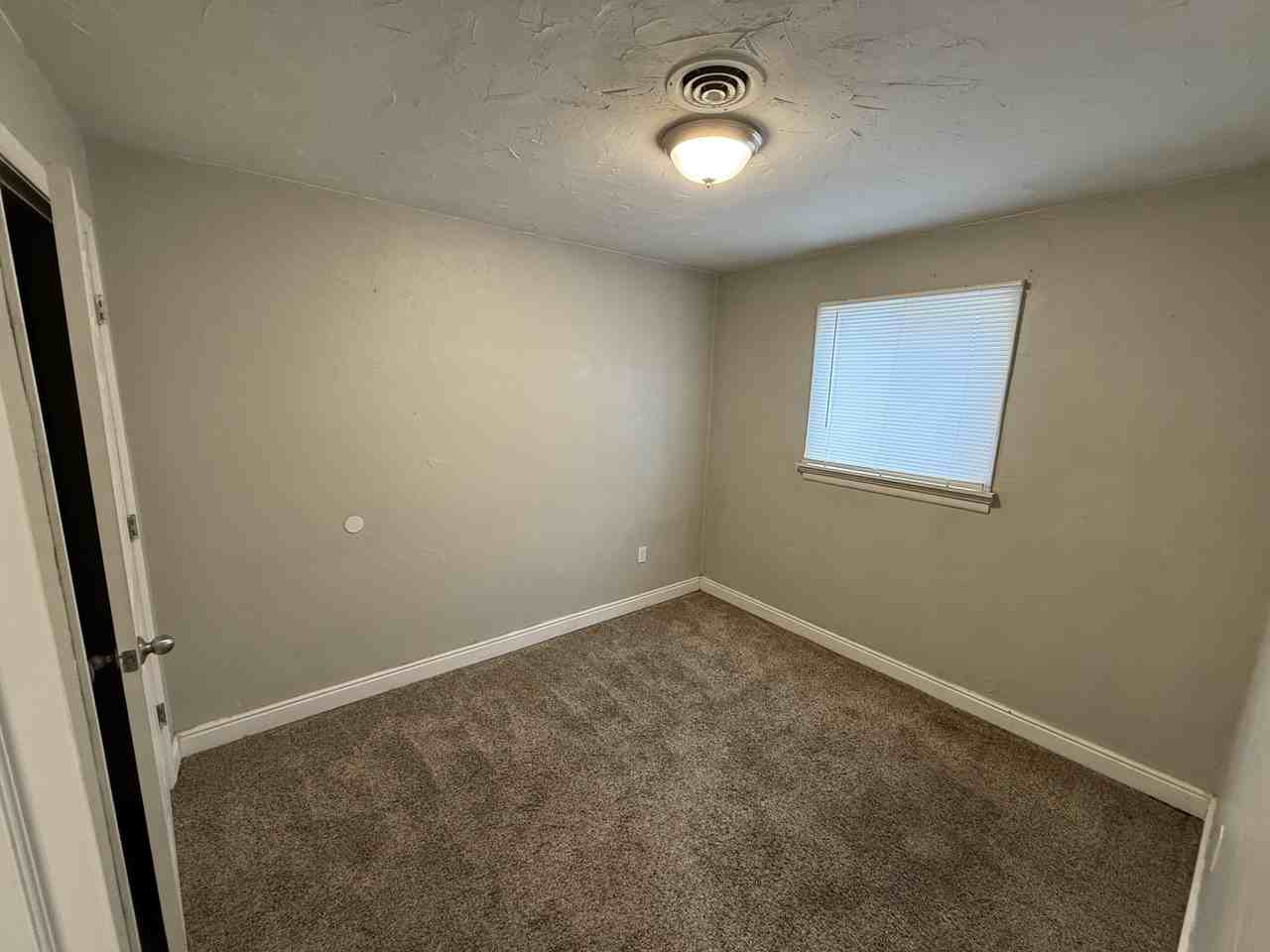 1105 7th Street - Photo 7 of 8