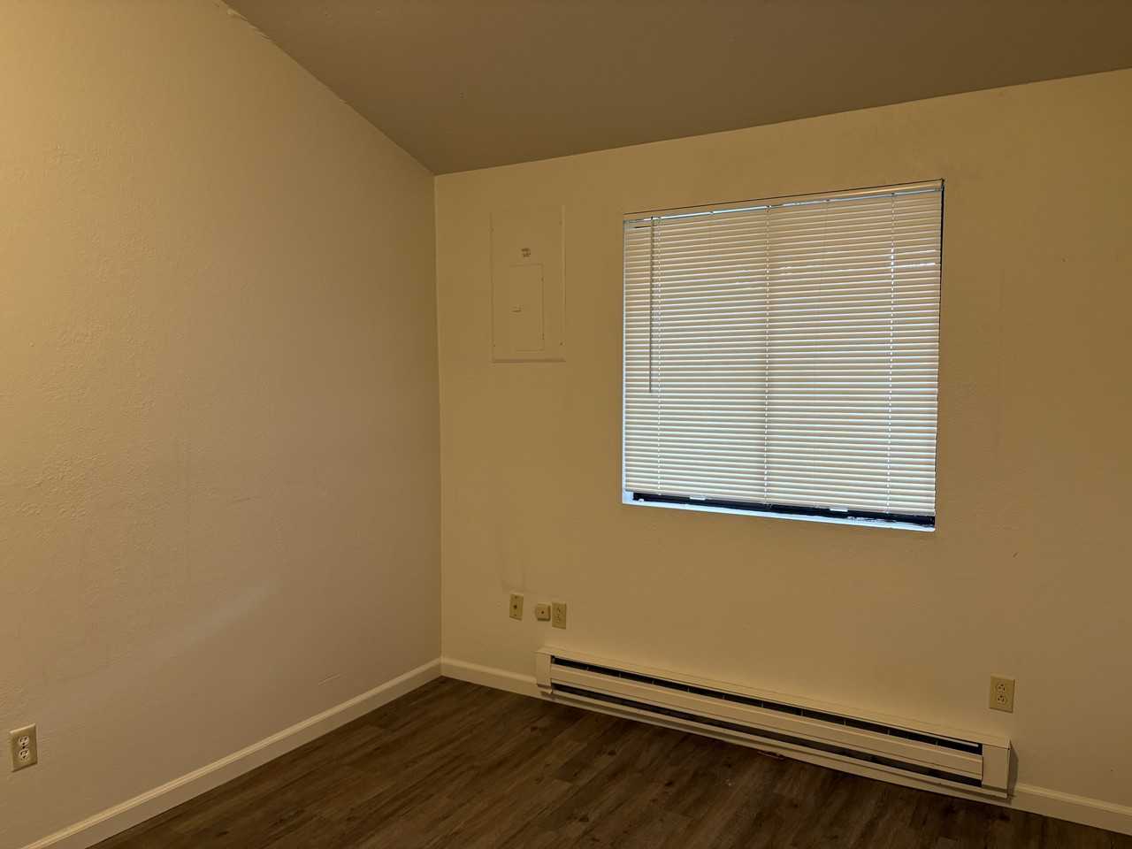 312 Quince Street Northeast - Photo 6 of 9