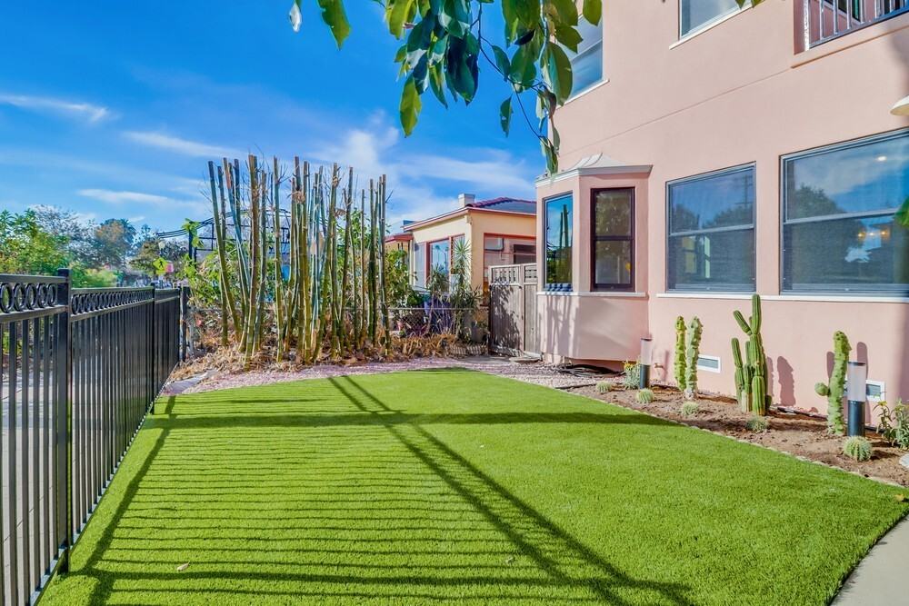 4704 Vista Street - Photo 3 of 13