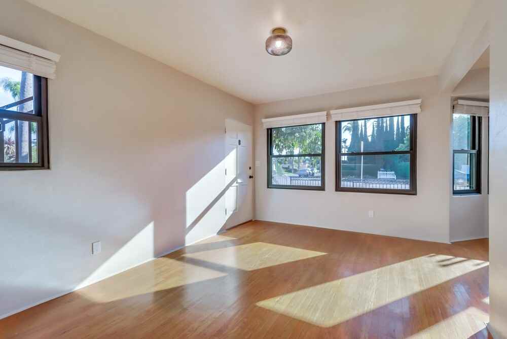 4704 Vista Street - Photo 4 of 13