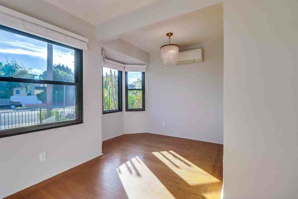 4704 Vista Street - Photo 6 of 13