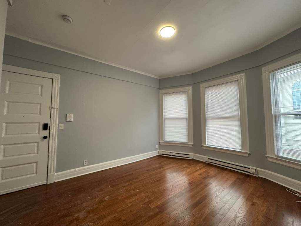 280 Winthrop Avenue - Photo 2 of 5