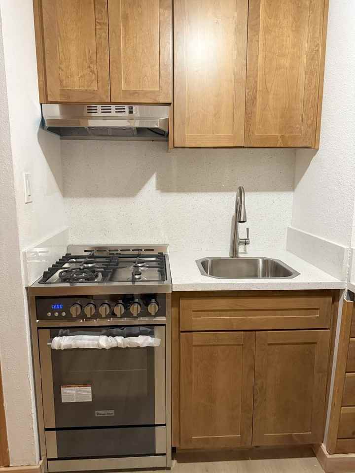 971 Merced Avenue - Photo 7 of 10