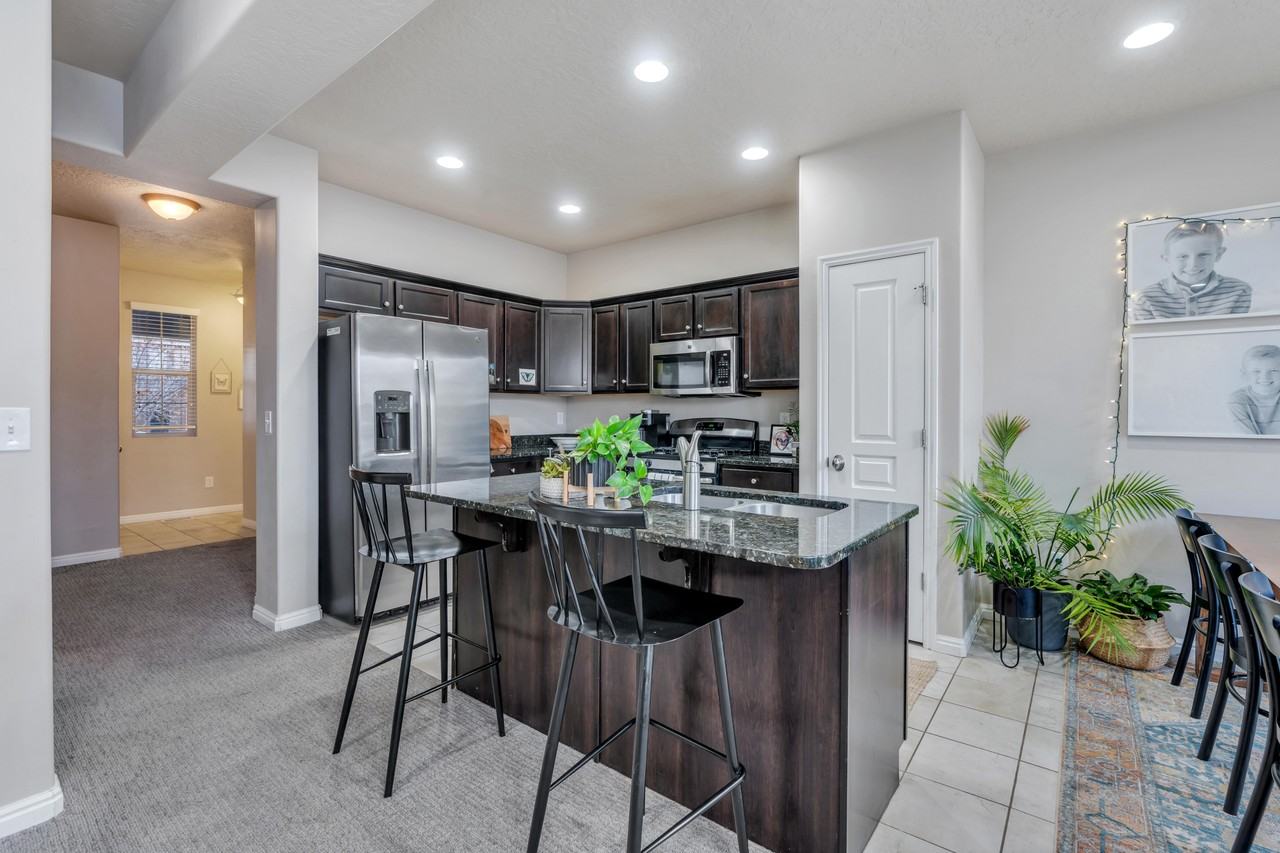 3357 N 150 W #1 - Photo 3 of 19