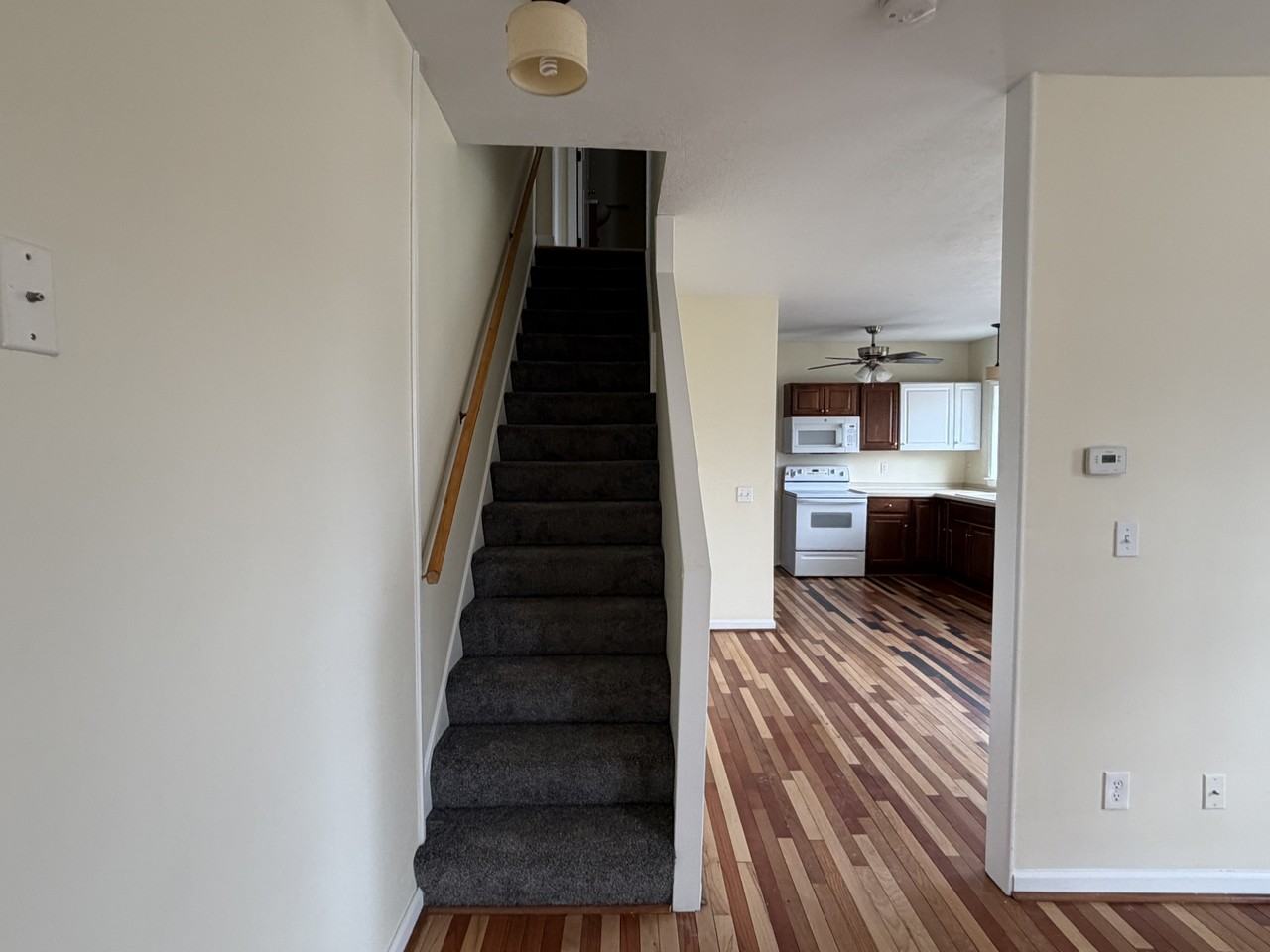 1071 Ackley Street - Photo 5 of 10