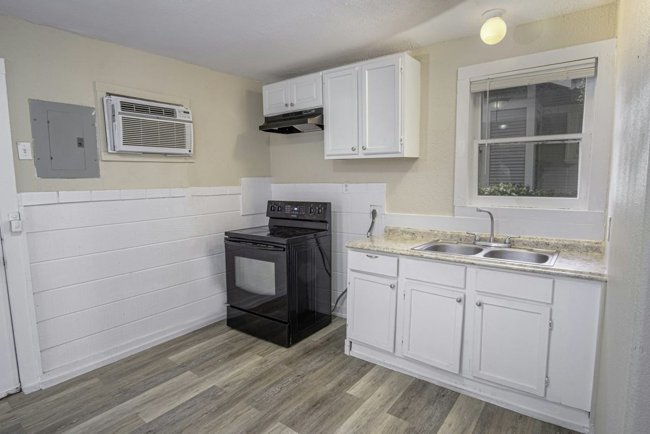 342 Vine Street, Unit #A - Photo 3 of 13