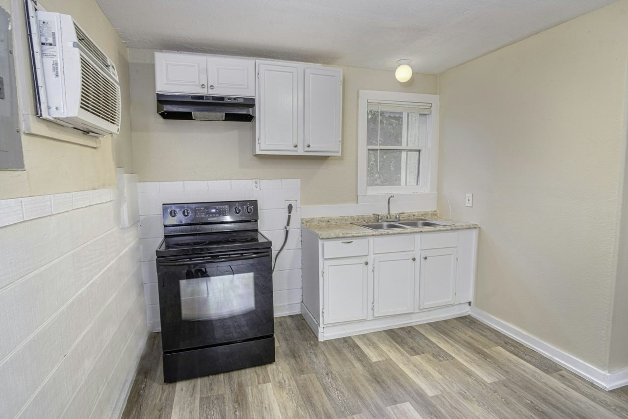 342 Vine Street, Unit #A - Photo 5 of 13