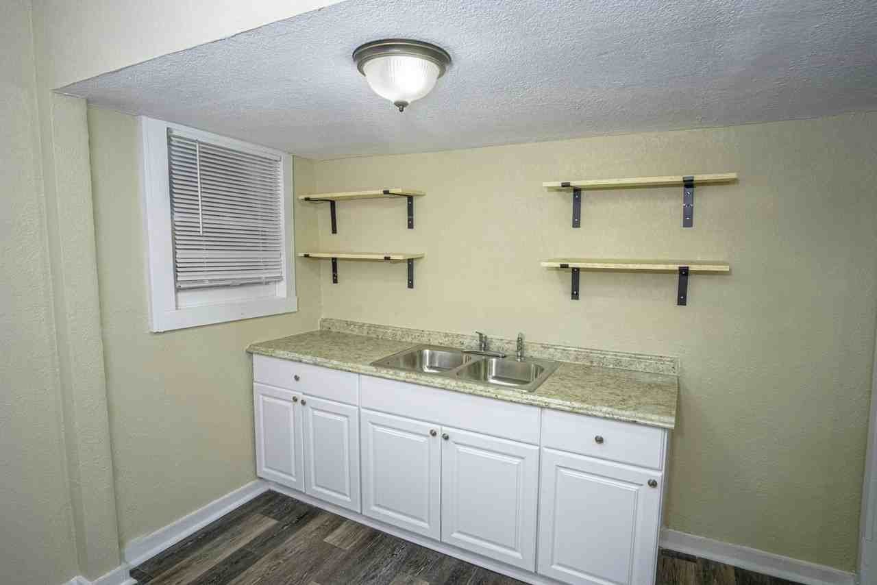 1810 Burnet Street - Photo 4 of 14