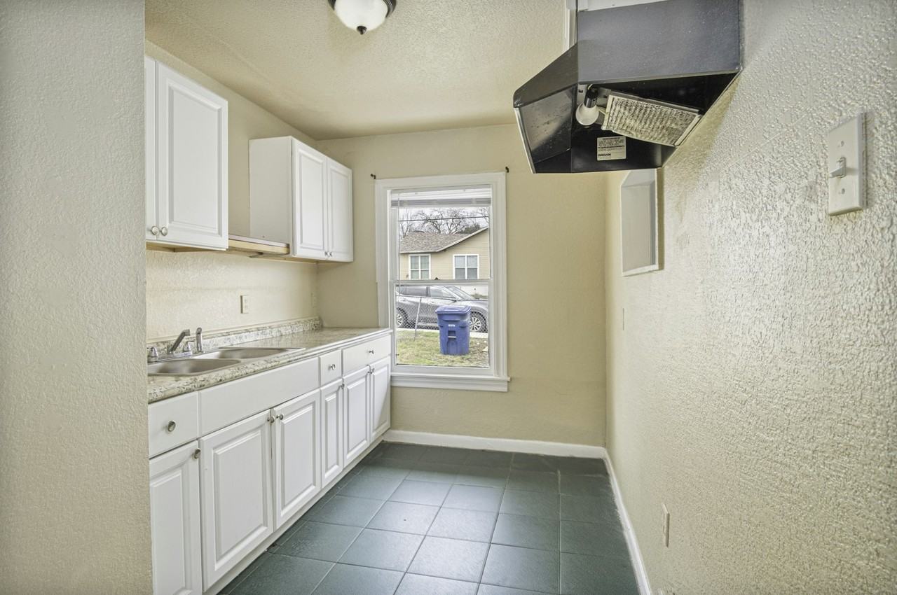 928 Poinsettia Street, Unit 1 - Photo 2 of 11