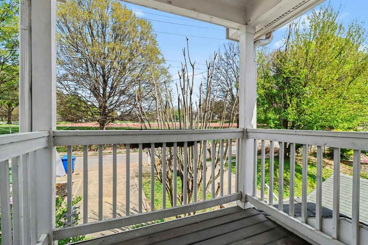 179 Little Street Southeast - Photo 4 of 27