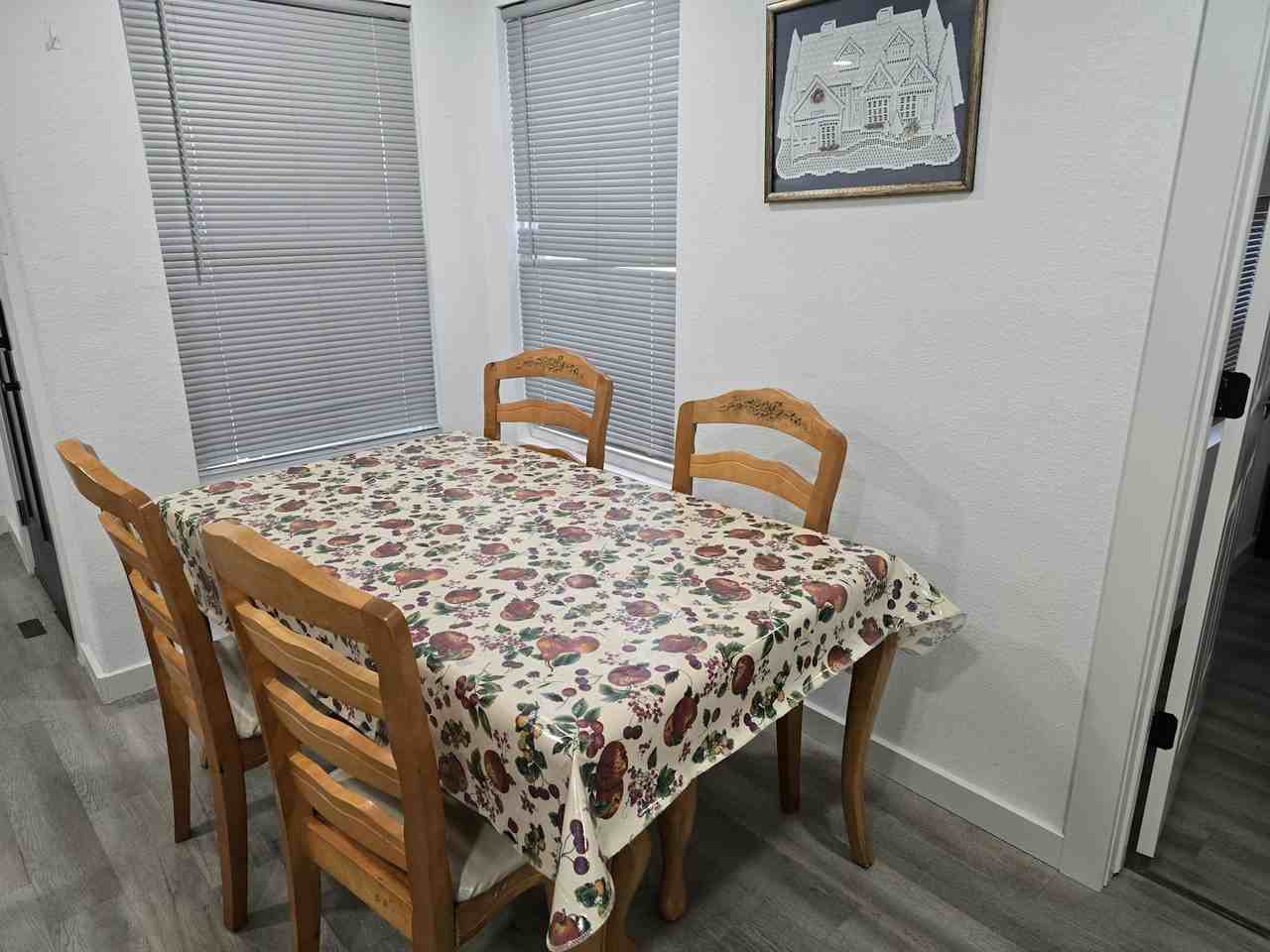 711 Truman Street - Photo 4 of 12