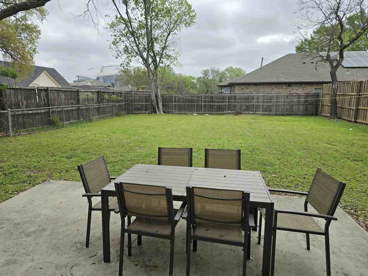 711 Truman Street - Photo 5 of 12