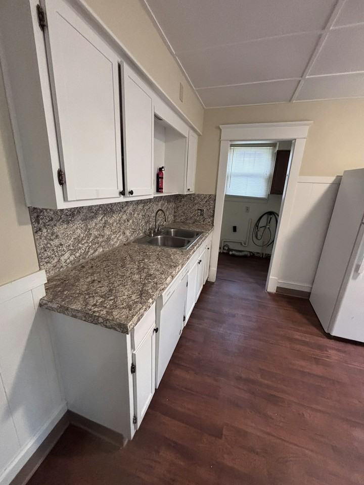 363 North Maple Avenue - Photo 2 of 23