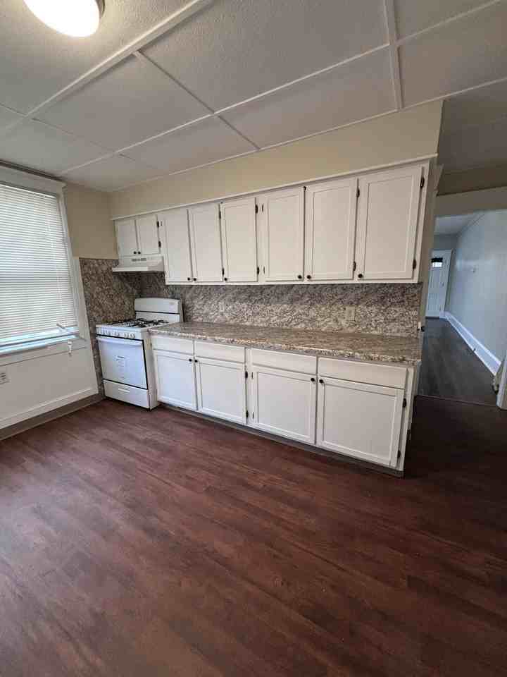 363 North Maple Avenue - Photo 3 of 23