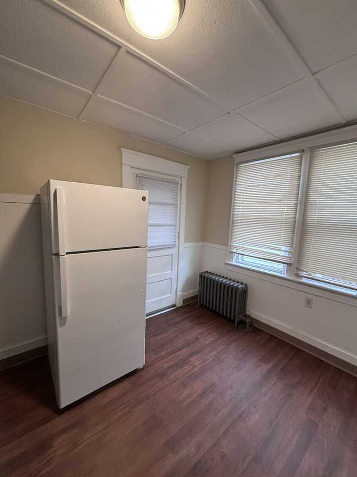 363 North Maple Avenue - Photo 4 of 23