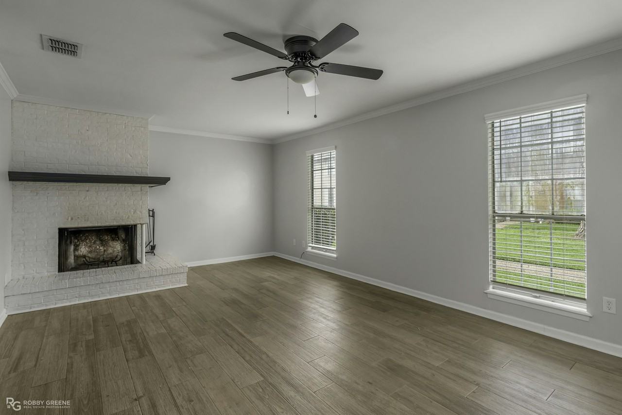 10112 Los Altos Drive - Photo 4 of 26