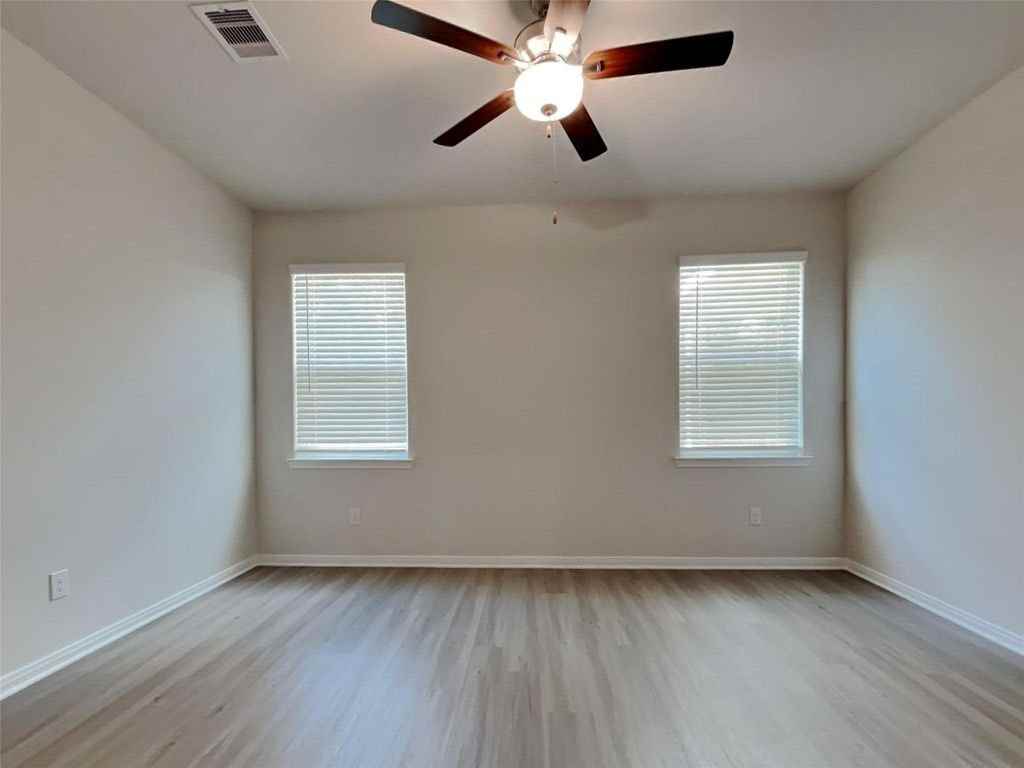 15419 Maple Ter Dr, Unit 1 - Photo 3 of 18