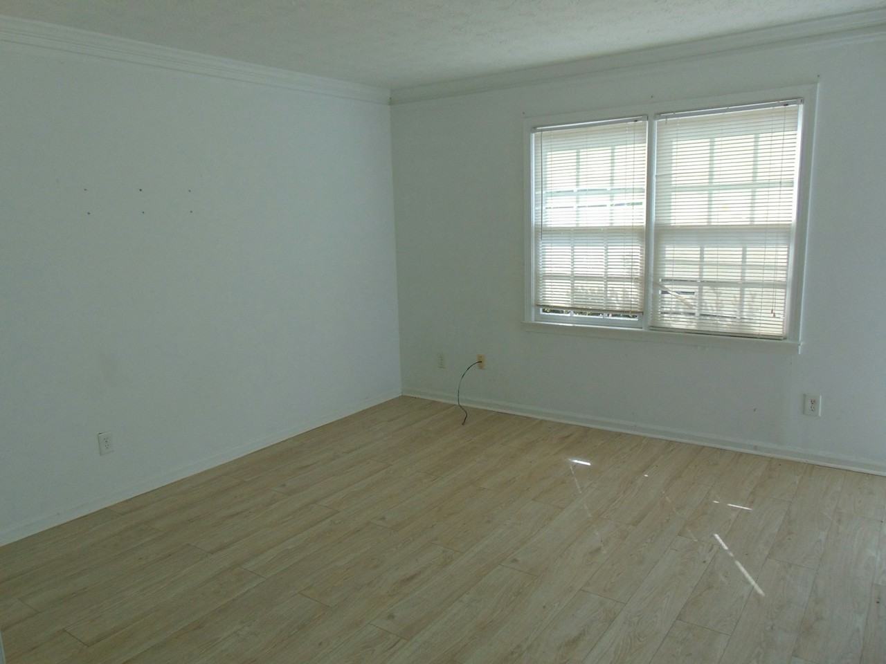 1750 Southgate Lane Southeast, Unit A - Photo 5 of 11