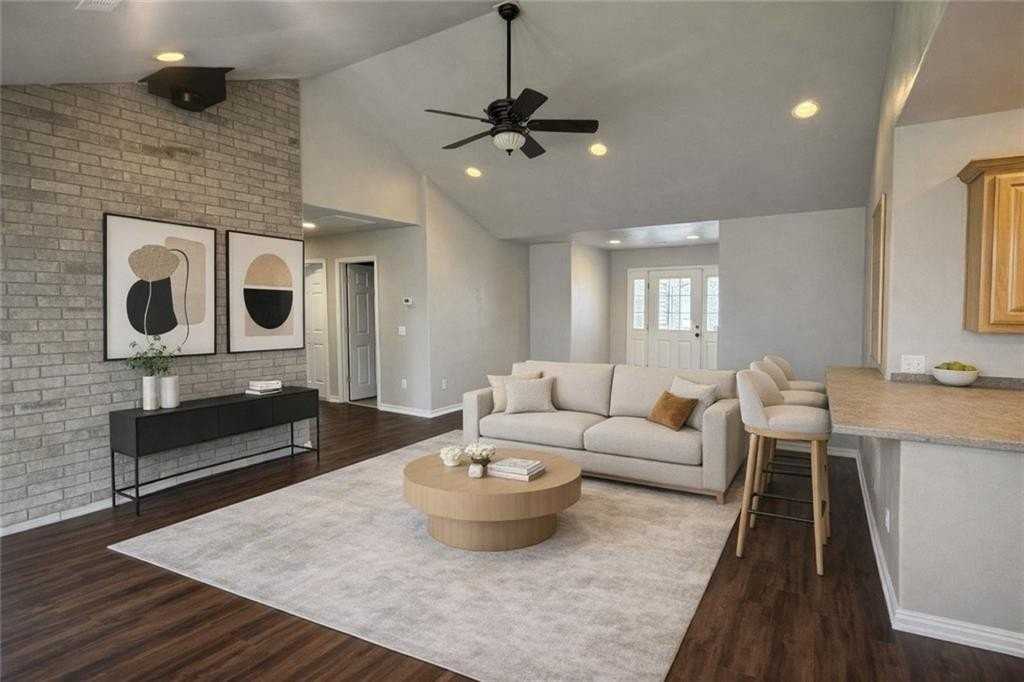 77 Ingleborough Dr - Photo 2 of 19