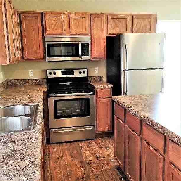 232 S Slopeside Dr - Photo 3 of 10