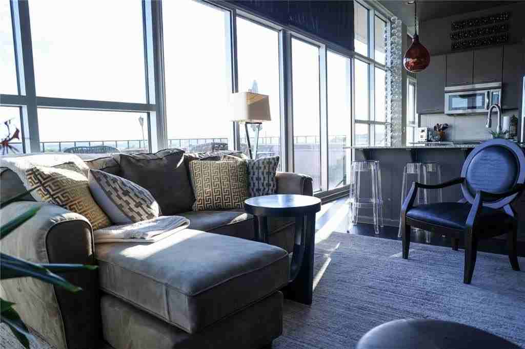 609 W Dickson St - Photo 2 of 16