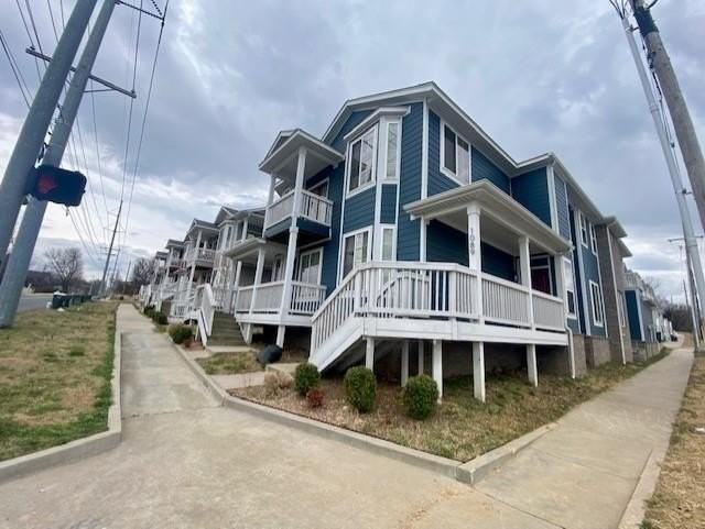 1047 N Leverett Ave - Photo 2 of 23