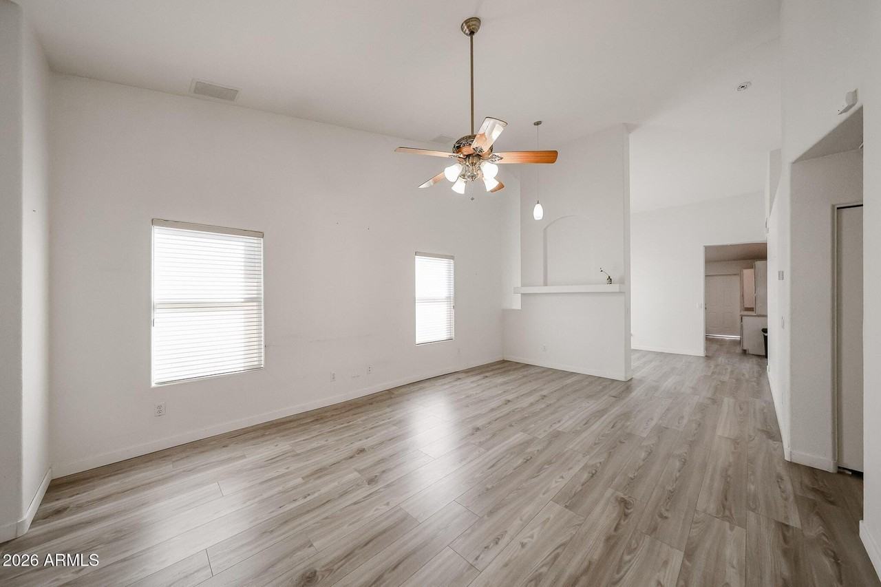 7421 W Eva St - Photo 7 of 29