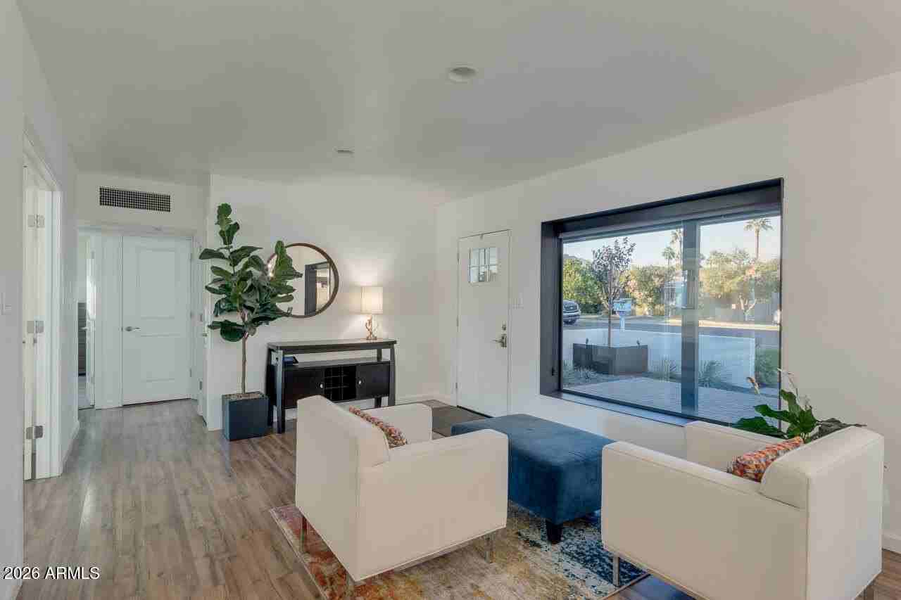 6929 E 6th St - Photo 7 of 41