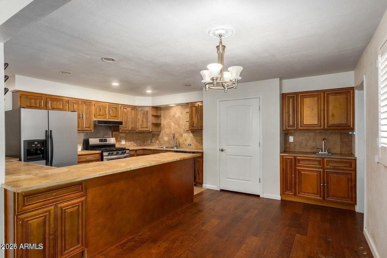 7340 N 7th Ave - Photo 5 of 37