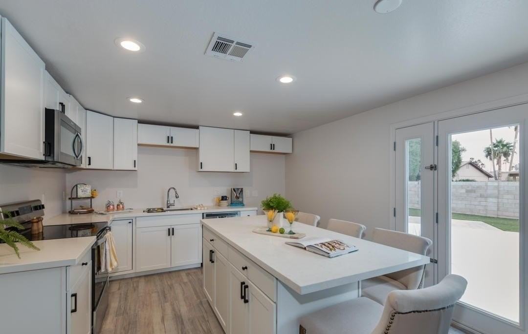 3649 E Emile Zola Ave - Photo 5 of 24