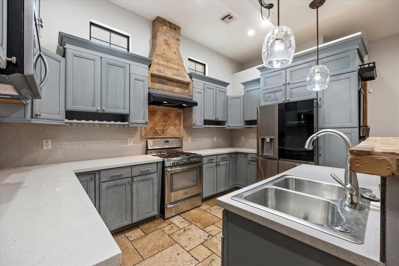 1629 W Willetta St - Photo 4 of 37