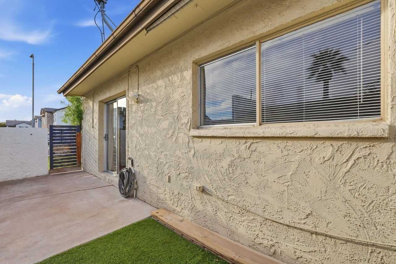 3039 N 38th St Unit 1 - Photo 2 of 31