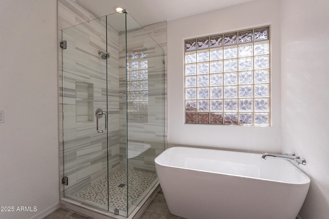 18169 N 92nd St - Photo 6 of 38