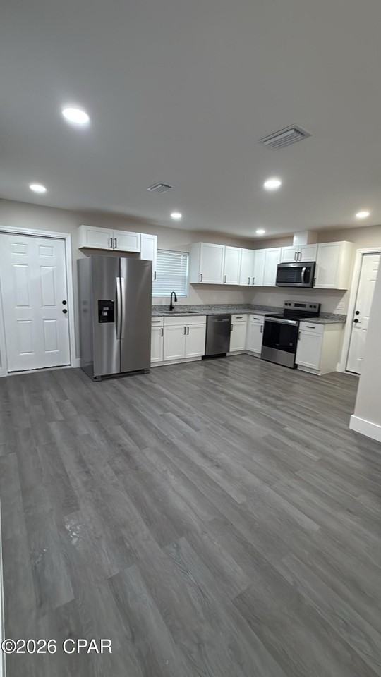 801 E 12th Ct - Photo 3 of 11