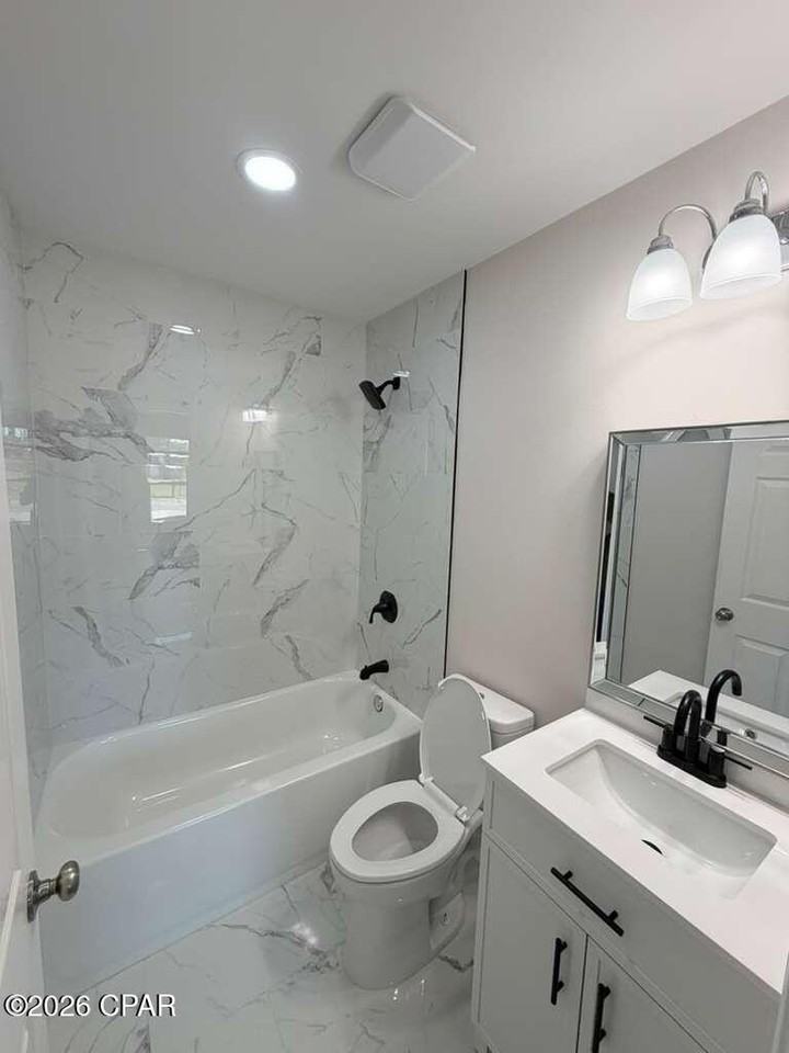 801 E 12th Ct - Photo 7 of 11