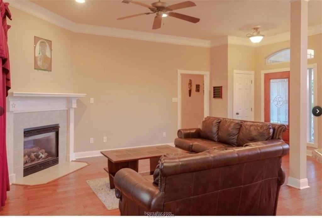 4200 Colchester Ct - Photo 3 of 21