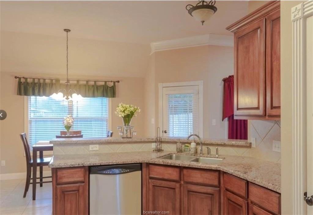 4200 Colchester Ct - Photo 6 of 21