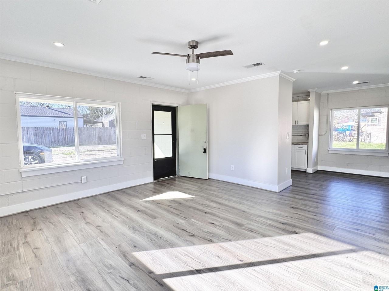 1640 57th St W - Photo 3 of 23