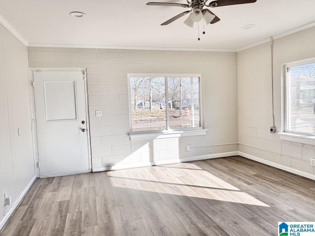 5624 Avenue Q - Photo 4 of 26