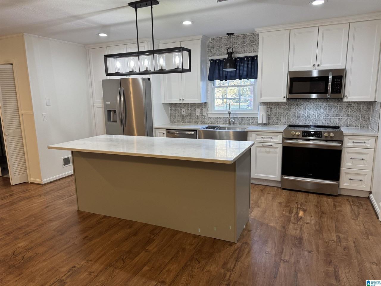 1426 Main Ave - Photo 7 of 26