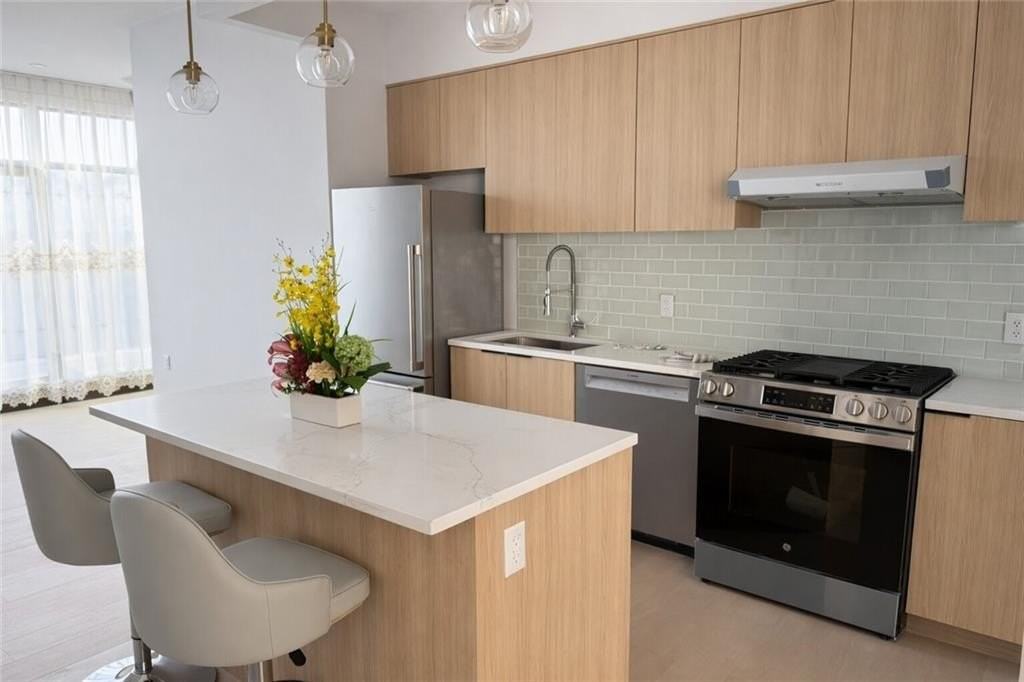 816 58th St #8B - Photo 4 of 8