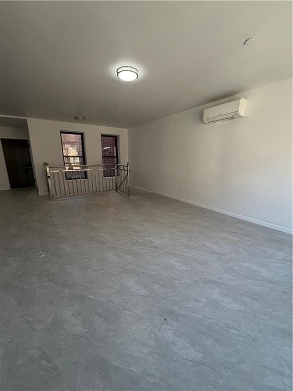 1046 E 15th St - Photo 3 of 11