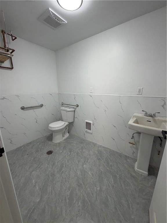 1046 E 15th St - Photo 6 of 11