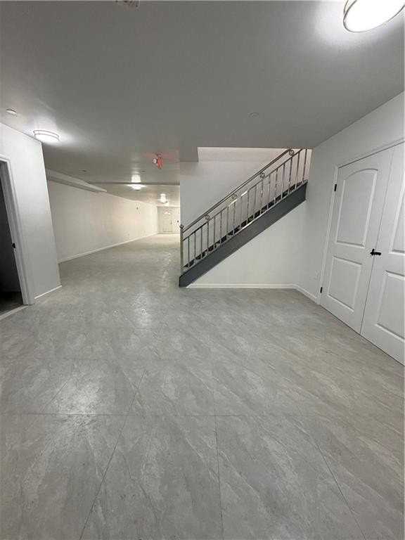 1046 E 15th St - Photo 7 of 11