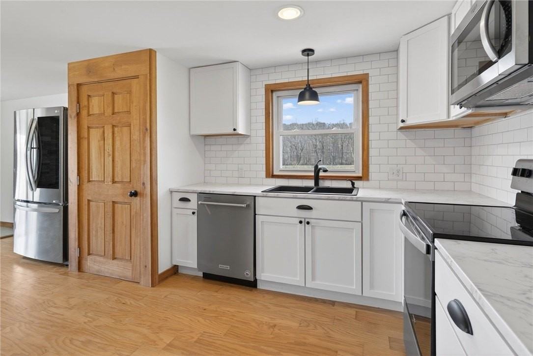 999 Salmon Creek Rd - Photo 7 of 33