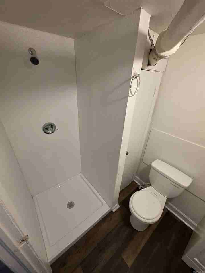 916 N Poplar St - Photo 7 of 8